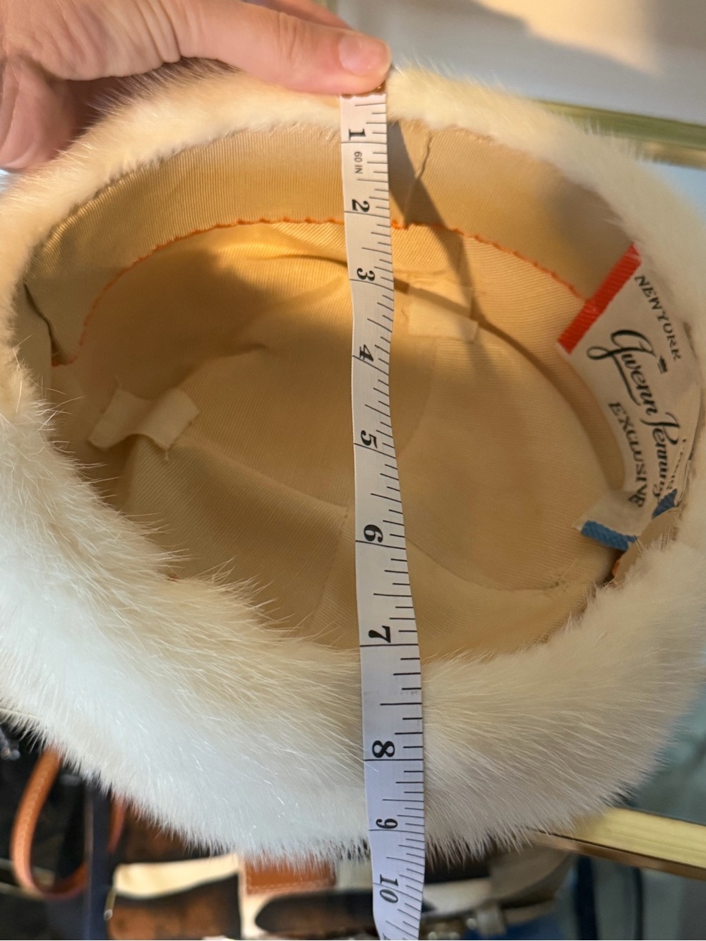 Vintage White Fur Beret Hat with Box - Picture 8 of 9